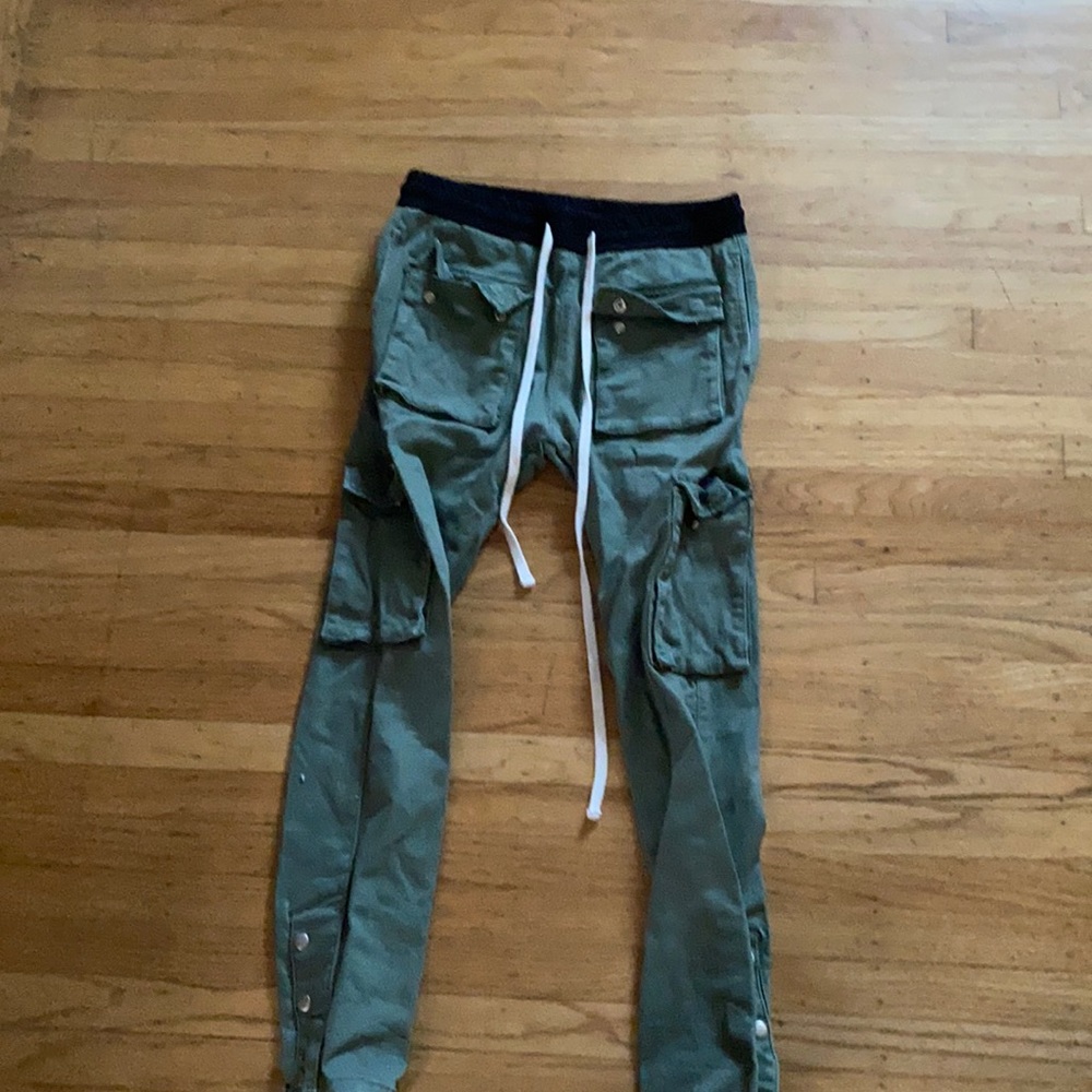 Olive green snap cargo pants size M
